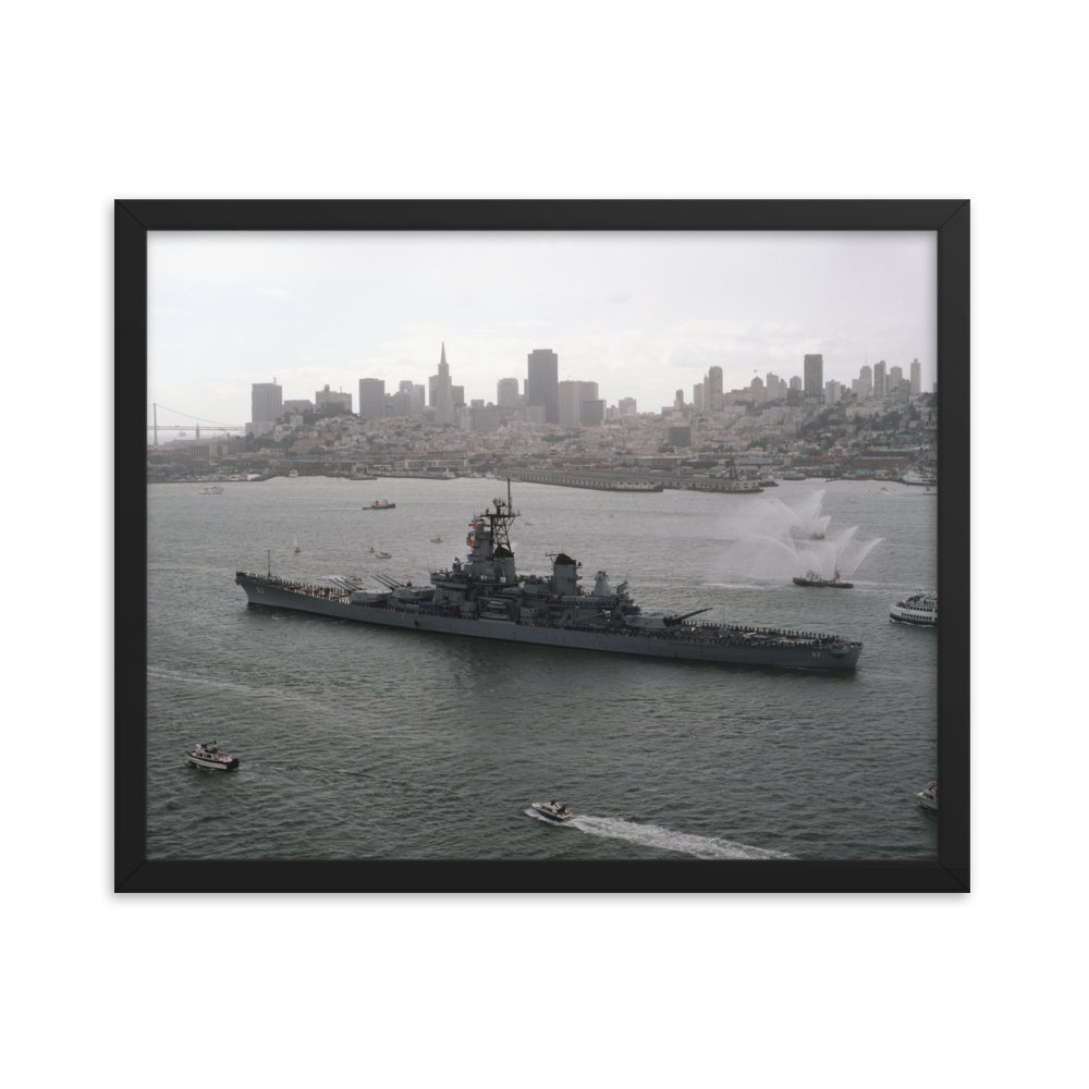 Framed posterUSS Missouri (BB-63) Framed Poster - San Francisco Skyline – black, 16x20